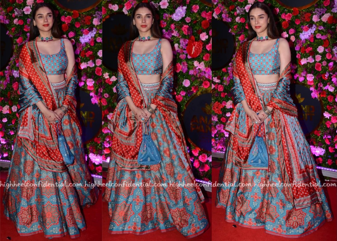 ADITI RAO HYDARI BEAUTIFUL SAREE/LEHENGA IDEA | Indian bridal outfits,  Indian bridal dress, Wedding dresses for girls