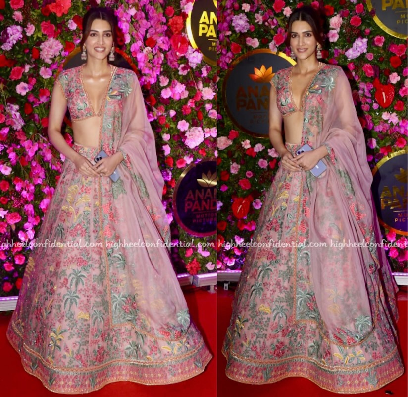 Trending: Lehengas with stellar Feather Detailing is every Brides' Fancy! |  ShaadiSaga